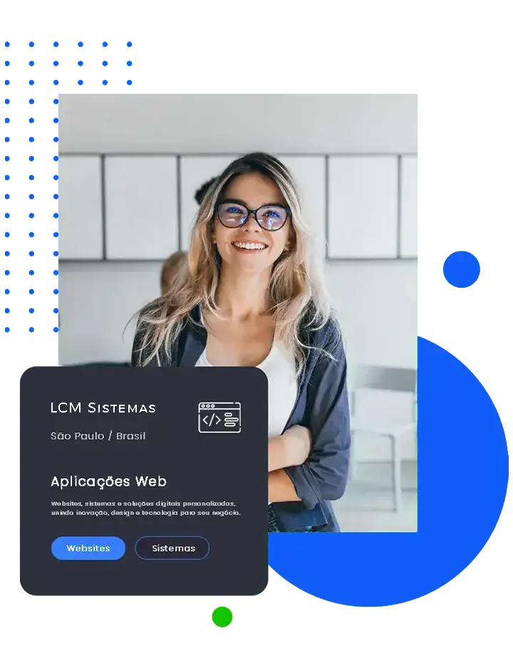 Profissional sorrindo em ambiente corporativo com destaque para painel da LCM Sistemas oferecendo aplica&ccedil;&otilde;es web, websites e sistemas personalizados em S&atilde;o Paulo.